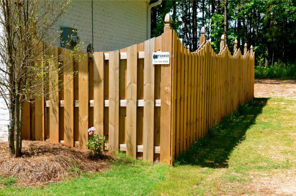 Shadow box privacy swag design with post fineals.